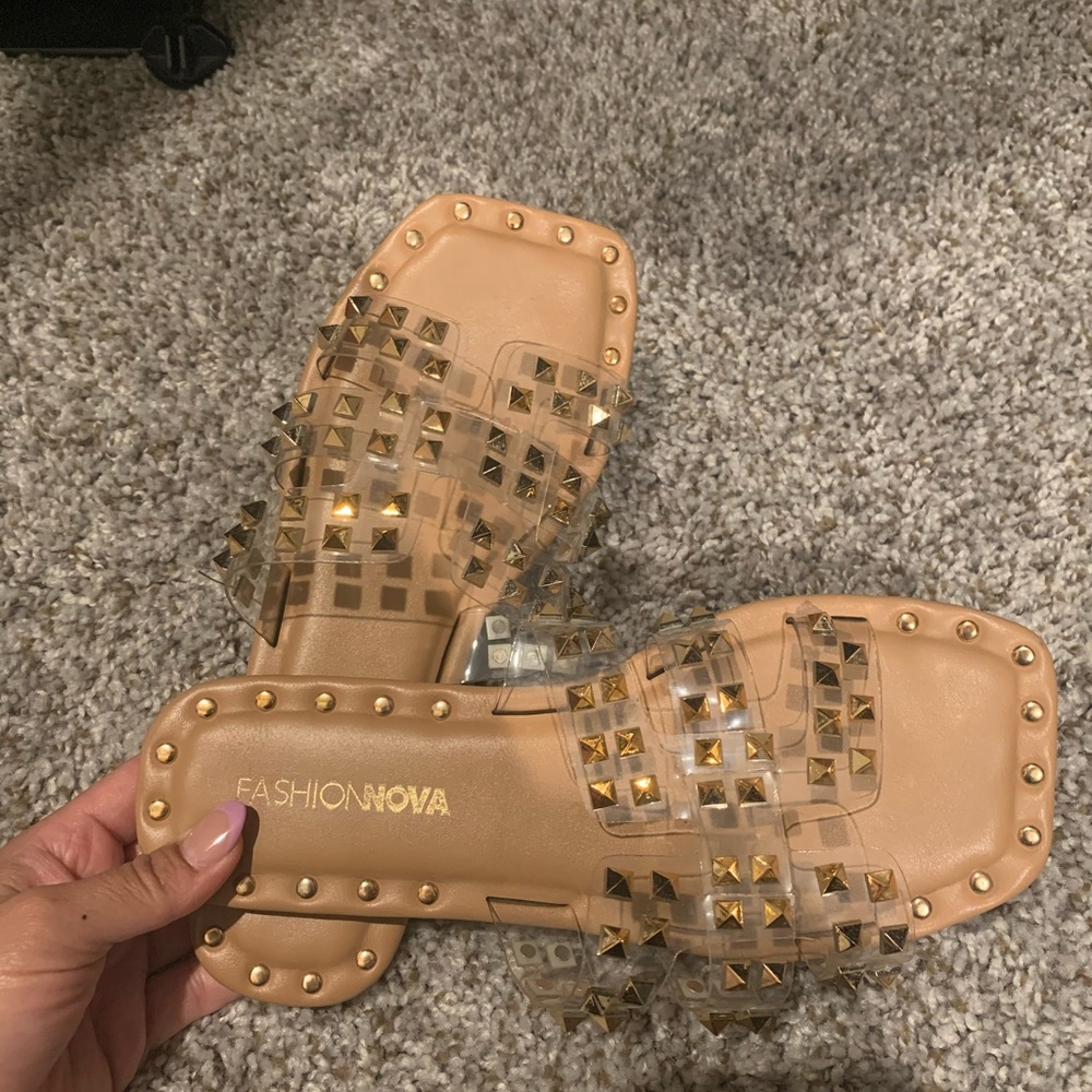 Clear stud
